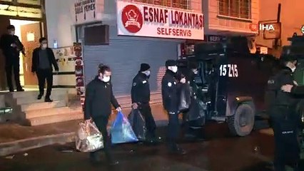 HDP Esenyurt İlçe Başkanlığı’na 6 saat süren operasyon