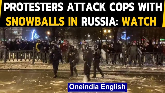 Russia: Protester pelted snowballs on police in an anti-Putin protest, over 2000 arrested | Oneindia