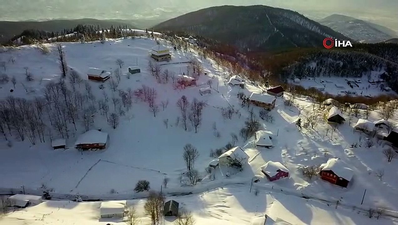 Burası Van değil Akyazı... Akyazı yaylasından kar görüntüleri mest etti