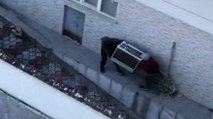 Kağıt toplayıcı kılığındaki hırsızlar klimanın dış ünitesini böyle çaldı