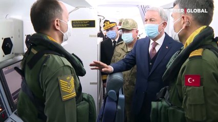 Bakan Akar dikkatle inceledi... Ve ilk görev uçuşunu gerçekleştirdi!
