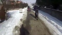 Karda Bisiklet Sürmek Ayrı Bir Keyif