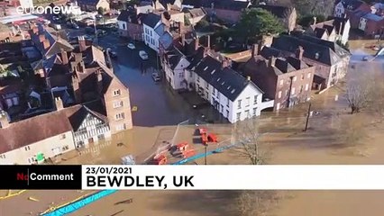 شاهد: للعام الثاني على التوالي.. الطوفان يغرق بلدة بودلي البريطانية