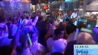 Kelly Clarkson - Since U Been Gone (Live @ MTV Iced Out New Year's Eve 2005) (12/31/2004) SVCD