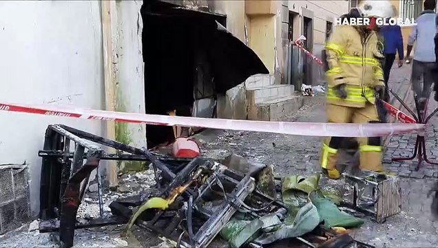 İzmir'de korku dolu anlar! Alevlerin arasında kalan hurdacıyı itfaiye kurtardı