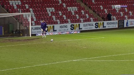 RECORD INCROYABLE ! Le gardien de Newport marque le but le plus loin de l'histoire !