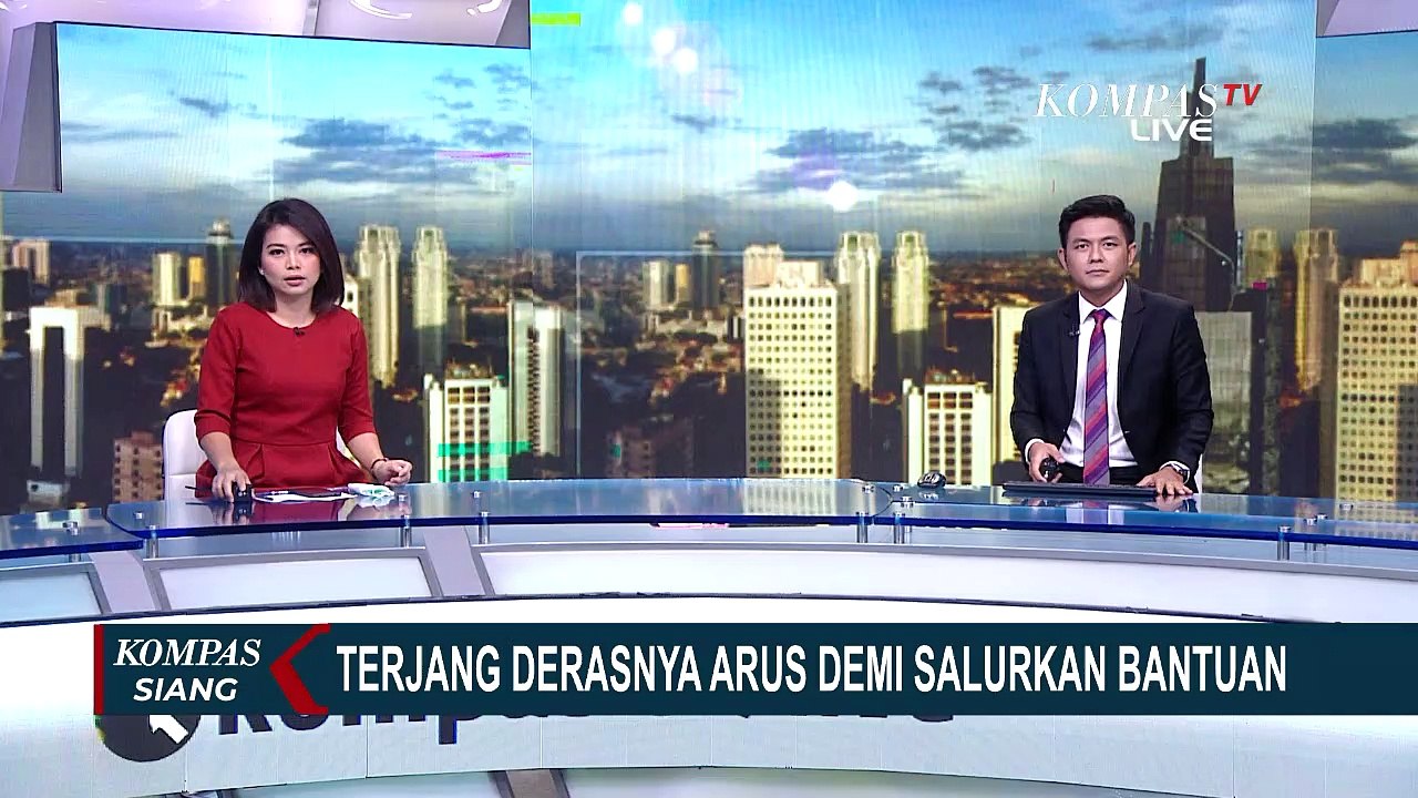 Kopaska Berenang Terjang Banjir Kalsel Demi Antar Bantuan