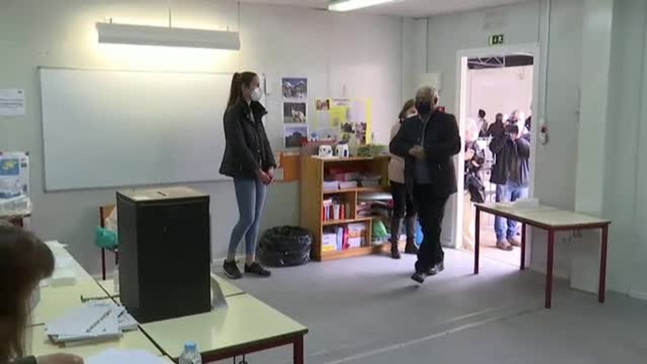 Costa vota en unas elecciones en Portugal marcadas por la tercera ola de la pandemia