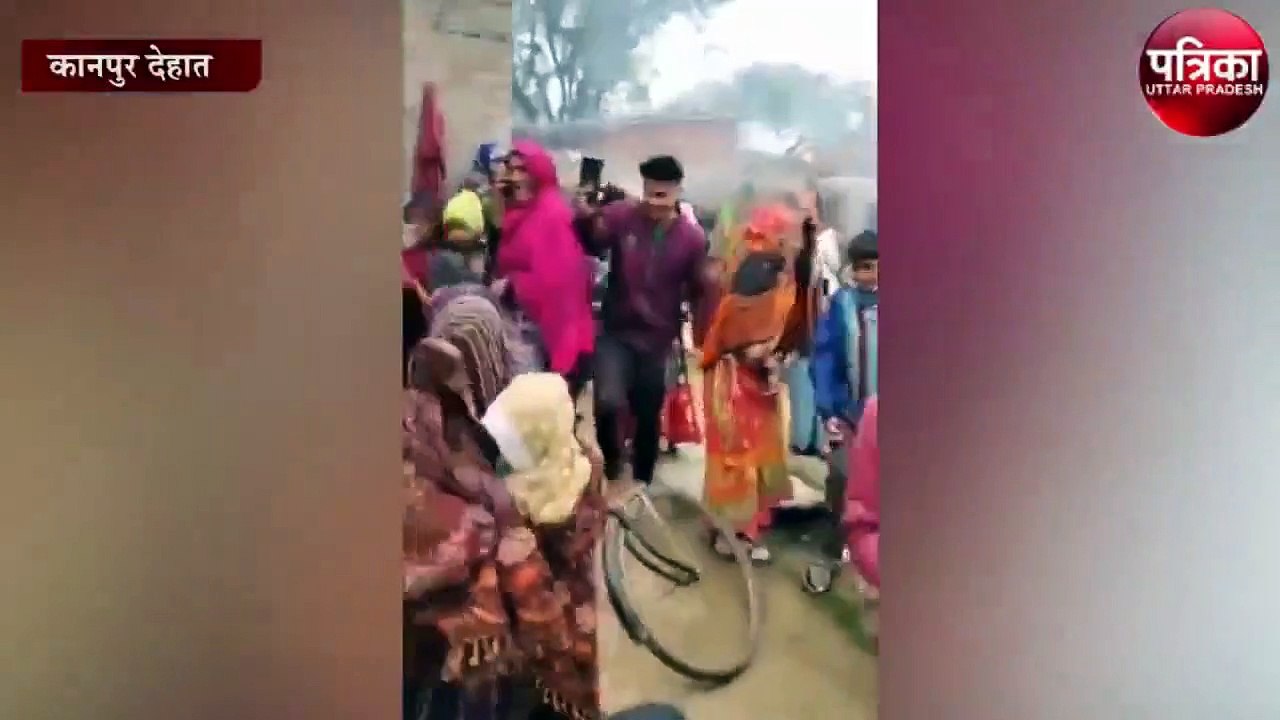 मुंह काला कर सिर मुंडवाकर युवक को गांव में घुमा...