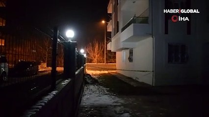 Genç kız, kendini 3'üncü katın penceresinden aşağı attı