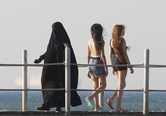 Pourtant dissous, le CCIF conteste en justice l'interdiction du burkini dans une base de loisirs