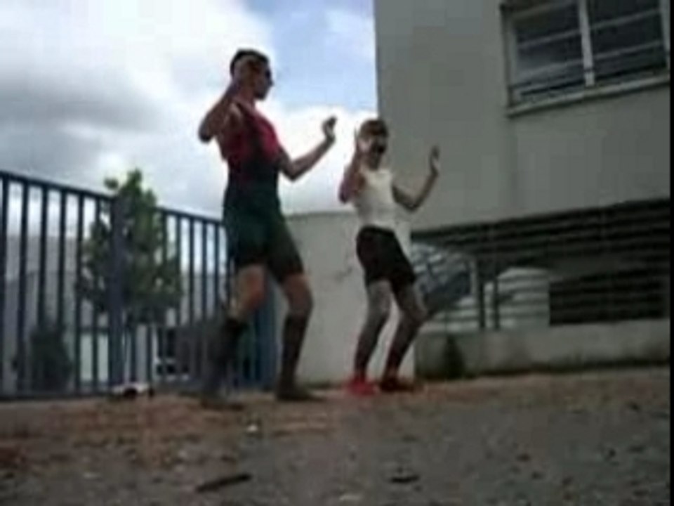 FSV dans "Call on me"