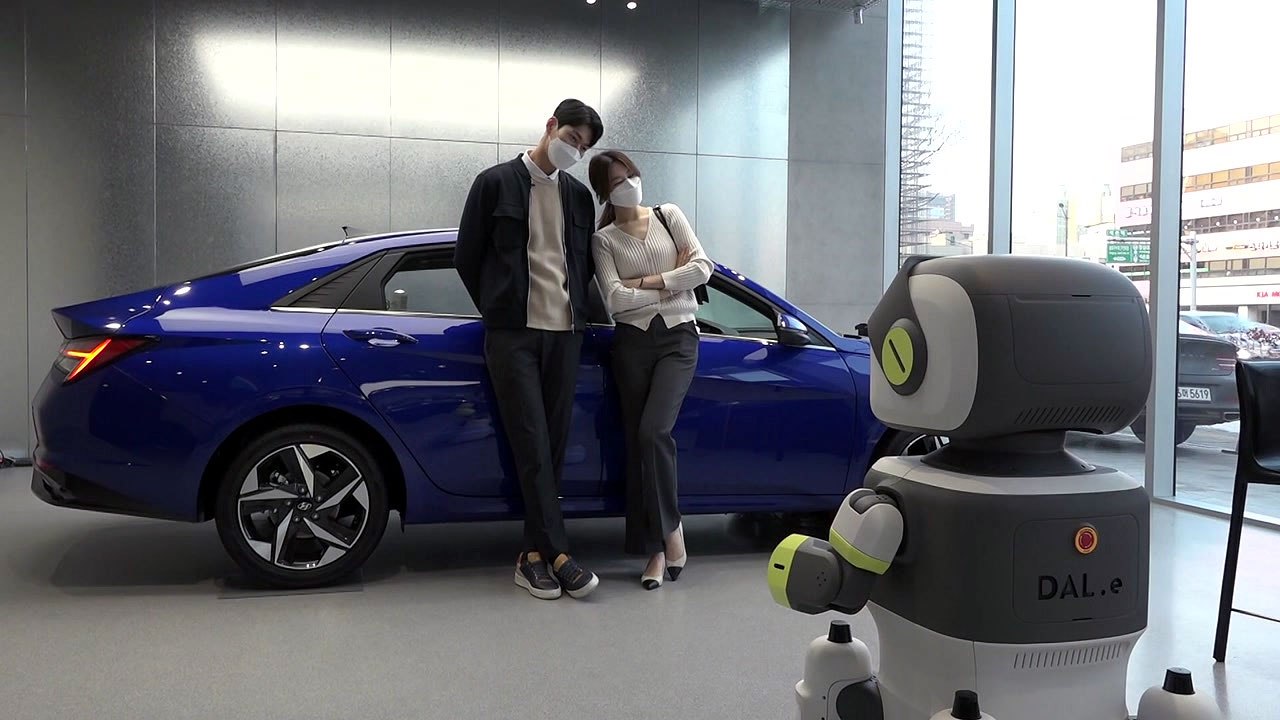 [기업] 현대차, 비대면 고객 응대 서비스 로봇 '달이' 첫선 / YTN