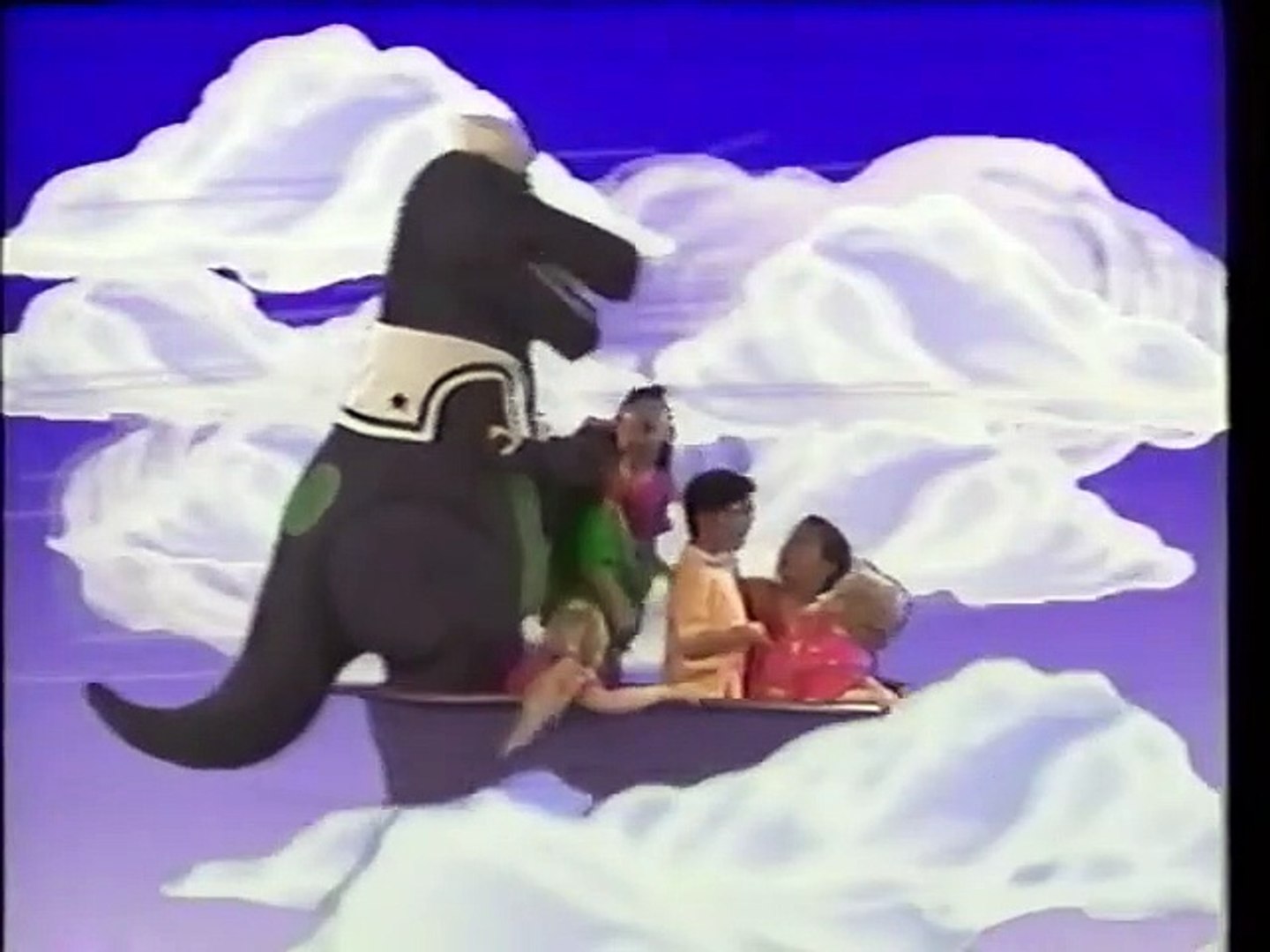 Barney and the backyard gang a day at the beach doll