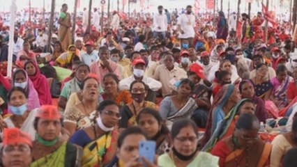 Miles de tractores marcharán mañana en Nueva Delhi contra la reforma agraria