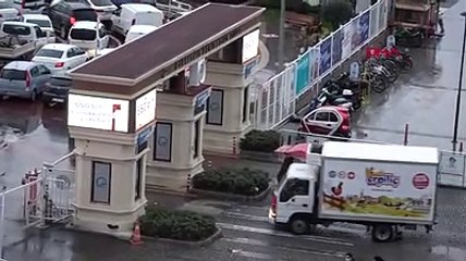 Olta balıkçıları, lodosu fırsata çevirdi, sahile dolan palamutları avladı