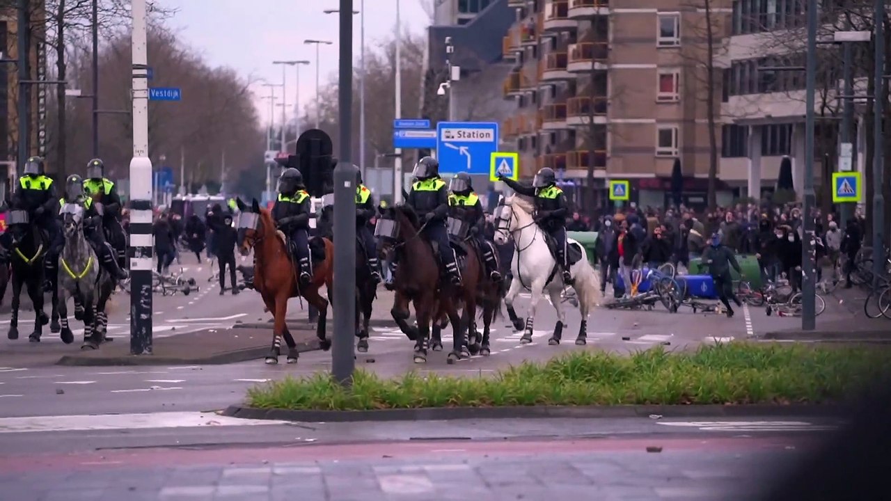 Schlimmsten Krawalle seit 40 Jahren - Mark Rutte verurteilt Gewalt