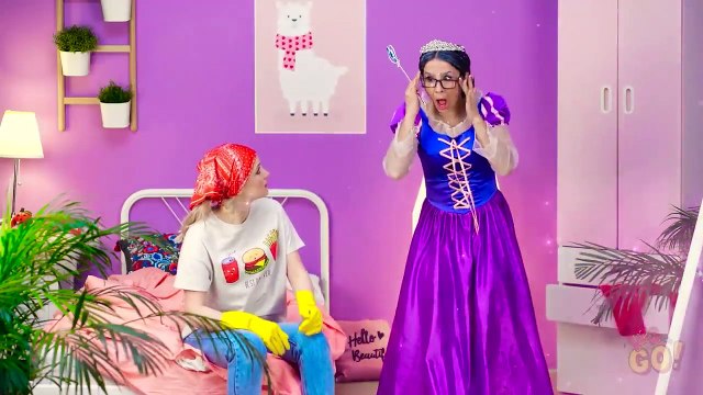 BRILLIANT DIY CLOTHES HACKS || Cool Clothes Upgrade Ideas by 123 GO!