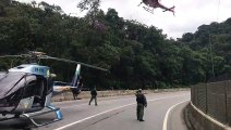 Forças de segurança e aeronaves atendem acidente de ônibus, em Guaratuba