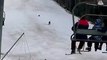 Un ours poursuit un skieur en Roumanie