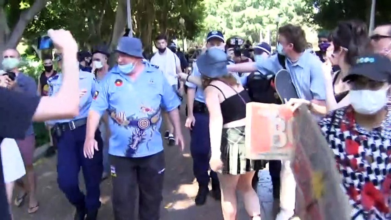 Five protesters arrested at Sydney Invasion Day rally