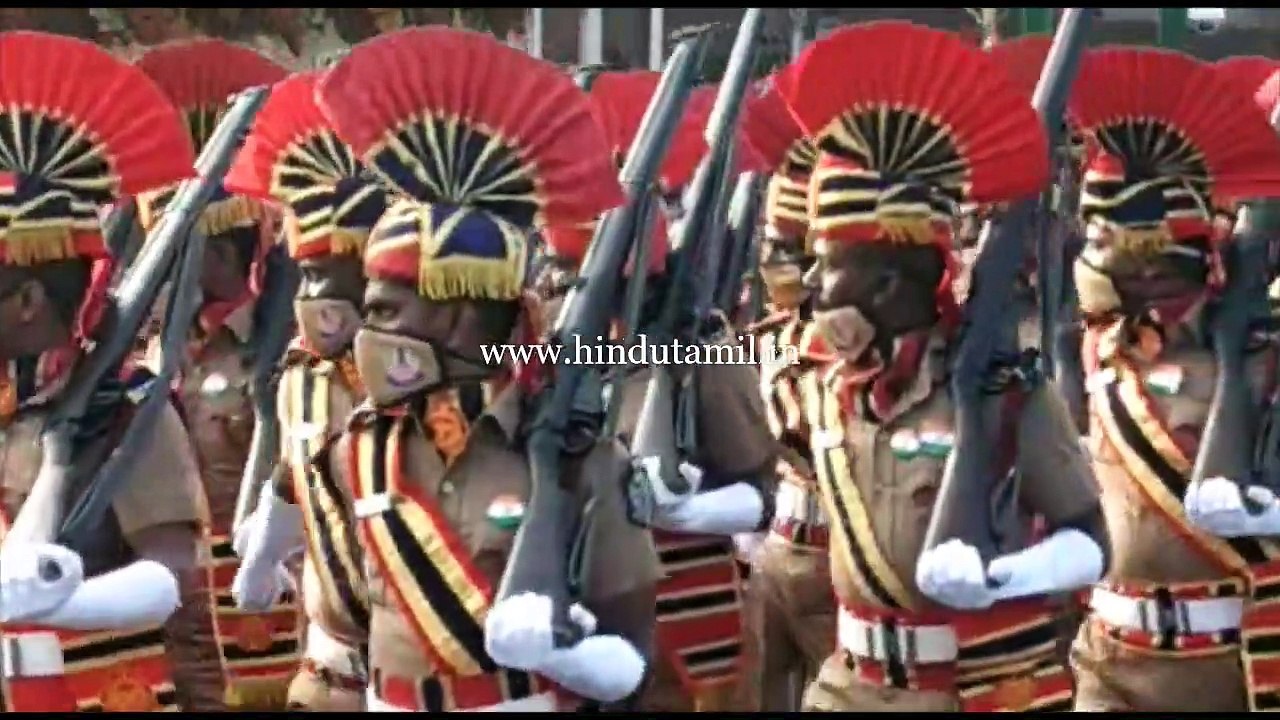 72 வது குடியரசு தின விழா -  தமிழக ஊர்க்காவல் படை ,  காவல்துறை பெண்கள் பிரிவினர் , மீட்புப் படையினர் , வான்படை , கடலோர காவல் படைகளின் அணிவகுப்பு