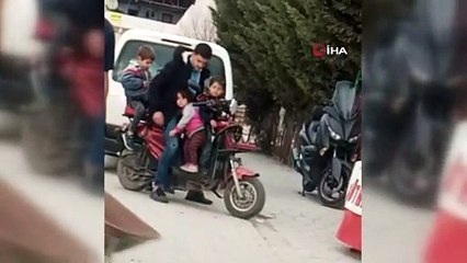 5 çocuk bir yetişkinin bindiği elektrikli bisikleti görenler şaştı kaldı