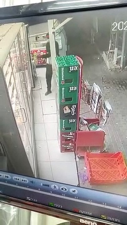 איום בסכין מכולת מרכז מור אילת