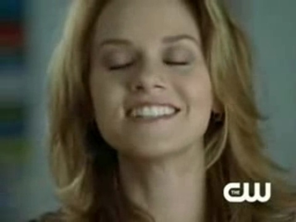 One_Tree_Hill_5.09_Preview_Scene_Haley_-_Peyton_-_Lindsey[1]