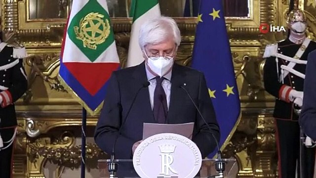 İtalya Başbakanı Giuseppe Conte istifa etti