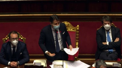 Premiê da Itália renuncia