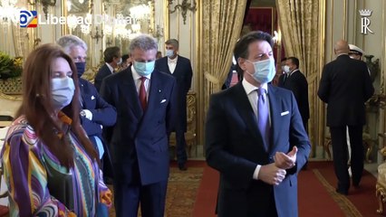 Conte presenta su dimisión al presidente de Italia