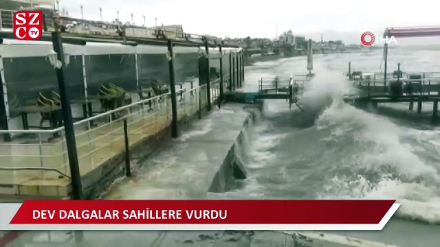 Lodos şiddetlendi, dev dalgalar sahillere vurdu