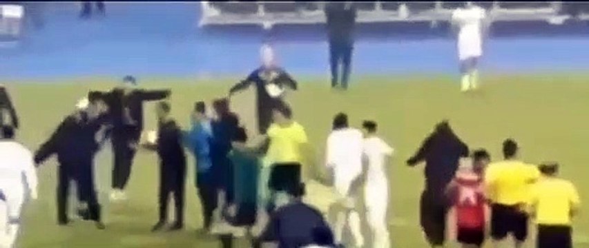 Galatasaray'ın anlaştığı futbolcu rakibini tekme tokat dövdü
