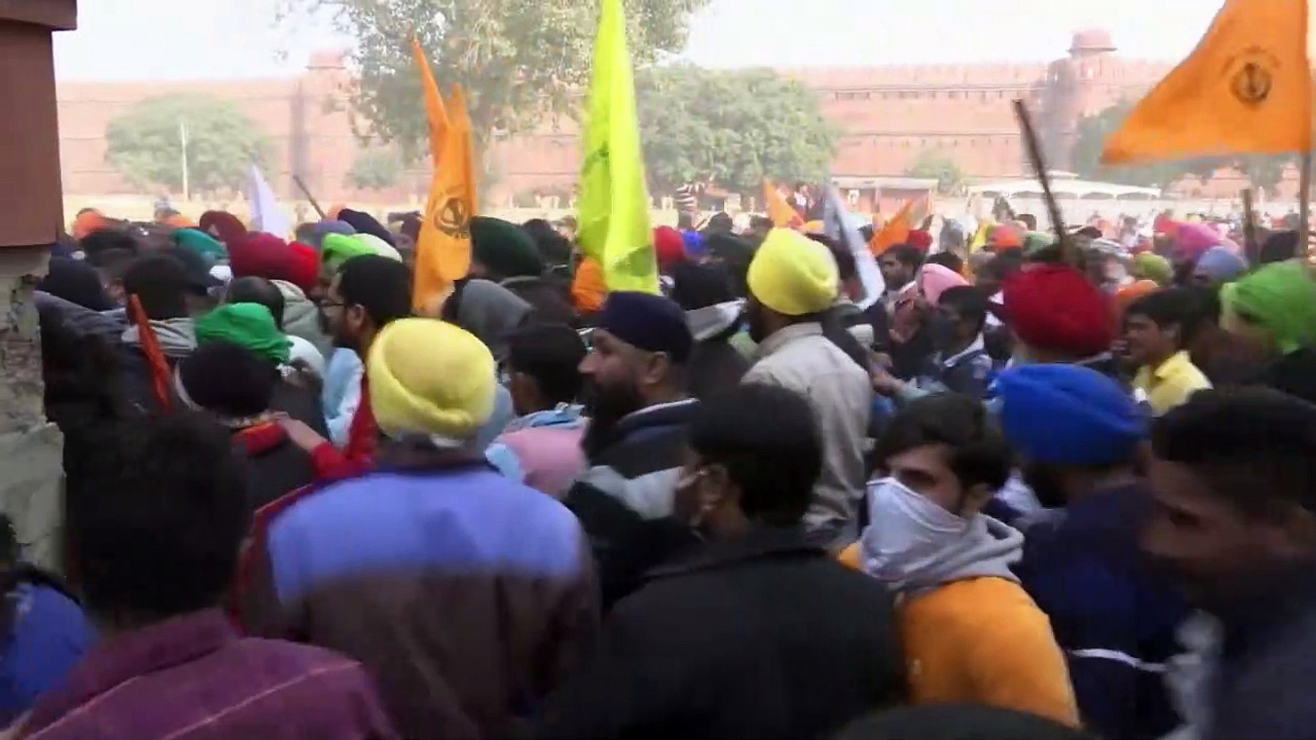 ⁣Индийские фермеры протестуют в центре Дели