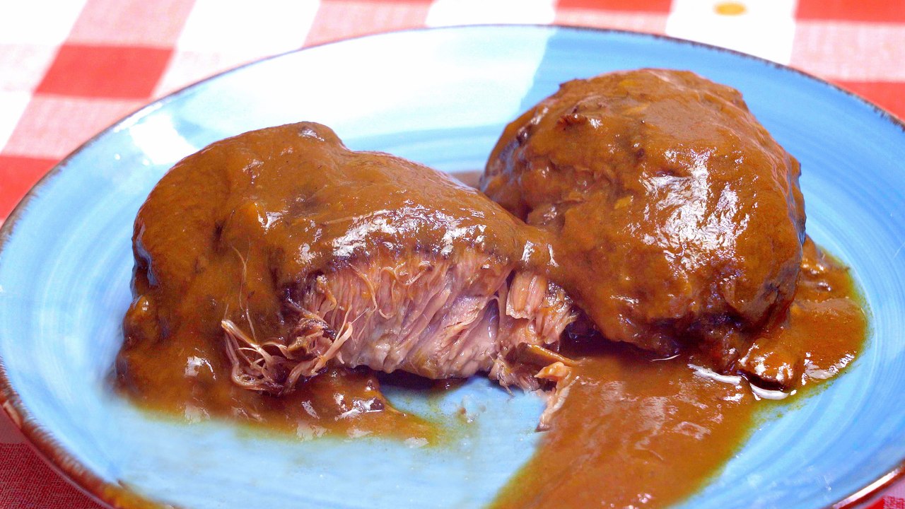 ¡Esta carne queda tan TIERNA que se DESHACE en la boca! Carrilleras en salsa de vino tinto