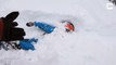 Son fils se retrouve coincé sous la neige après une chute en snowboard