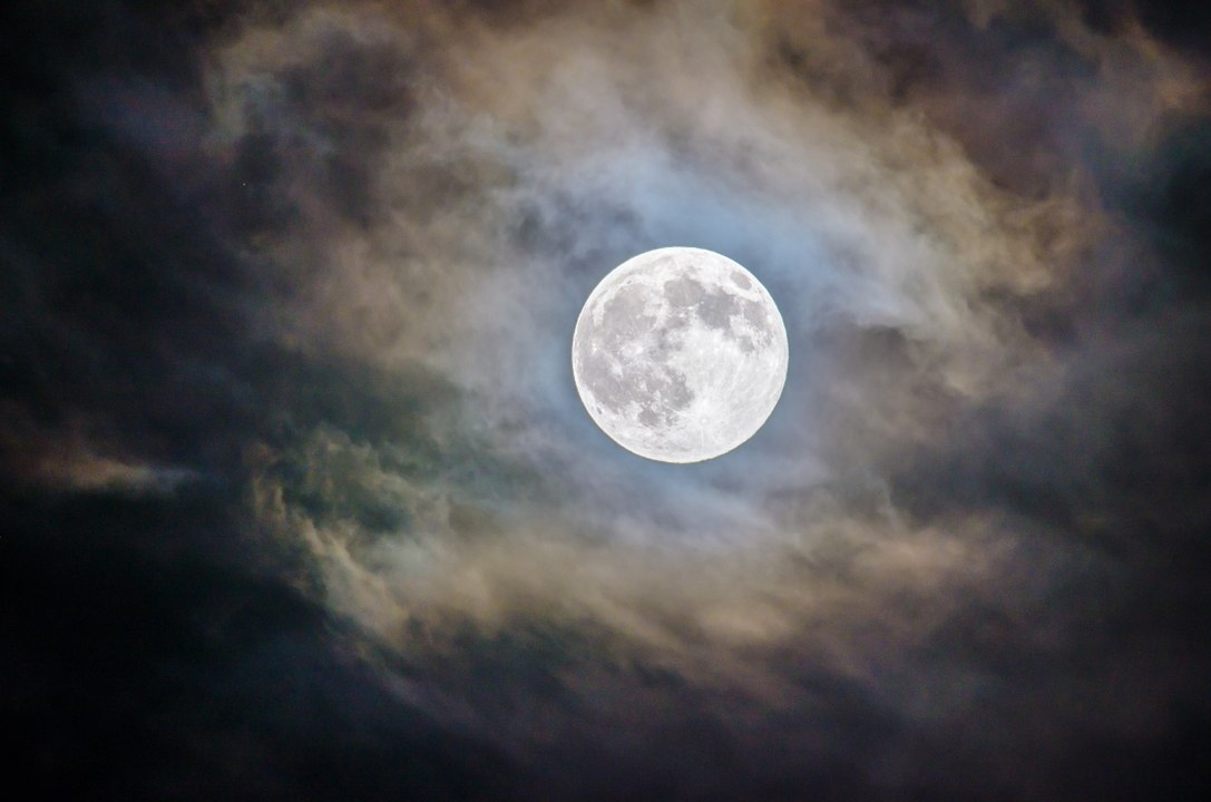 5 cosas que le debemos a la luna