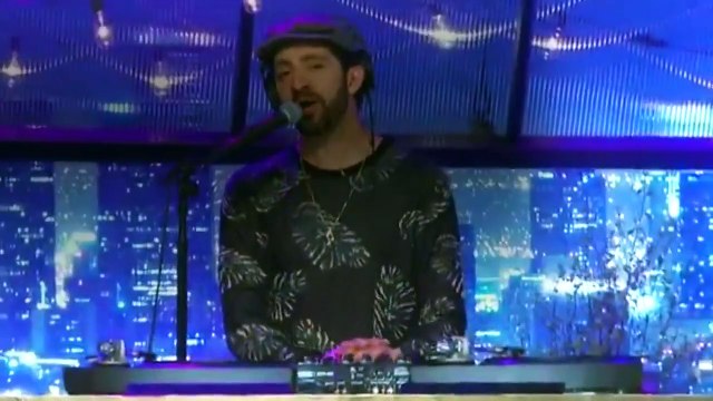 Martha & Snoop's Potluck Dinner Party - S 02 E 16 - Episode 16