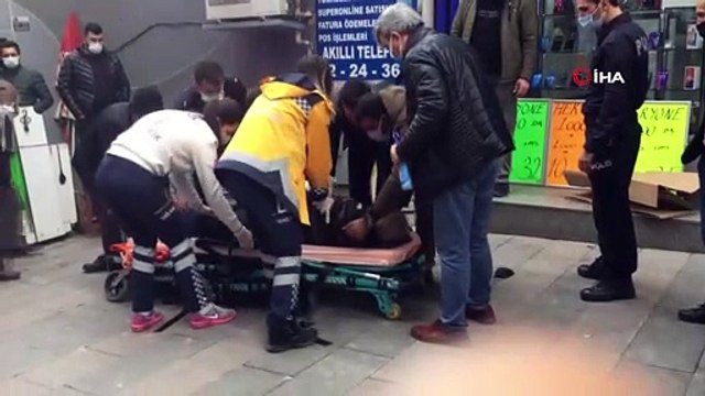 - Sokakta bayılan yaşlı adam hastanede hayatını kaybetti- Manisa'nın Alaşehir ilçesinde sokakta bayılan yaşlı adam kaldırıldığı hastanede hayatını kaybetti