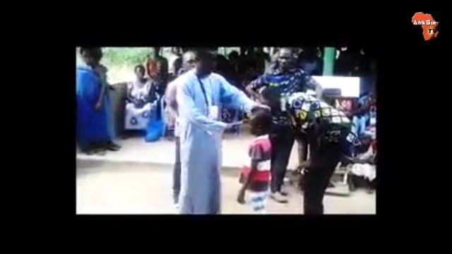 Guérison miraculeuse d'un enfant aveugle à Mdoubato (Prophète Dolsky Jaures Yoro)