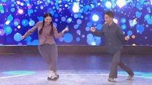小英夫妇自创鬼马”曳步舞” 快乐氛围惹嘉宾团技痒！