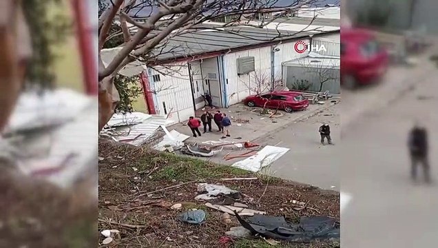 Sanayi sitesini hortum vurdu, dehşet anları kameraya böyle yansıdı
