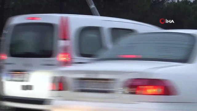 Büyükçekmece'de Sulu Kar Yağışı Başladı, Aydınlatma Direği Yan Yattı