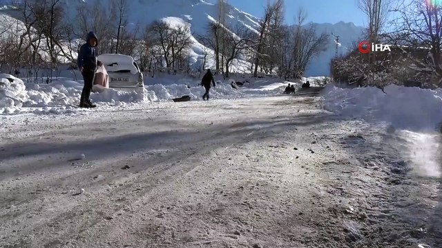 Artos Dağı eteğinde kızak keyfi