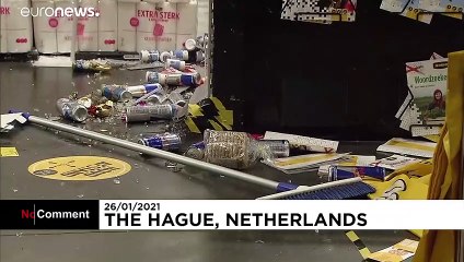 شاهد: أضرار مادية لحقت بمدن هولندية عقب احتجاجات على قرار حظر التجول