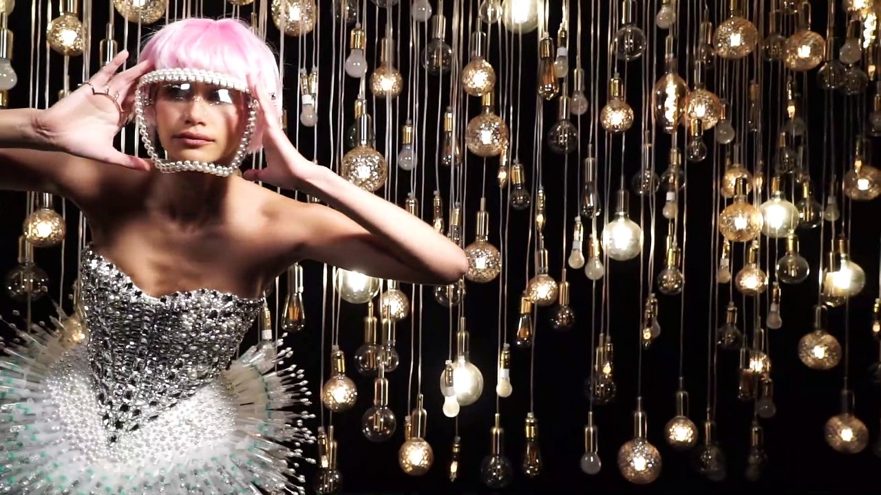 On Aura Tout Vu Couture Reborn