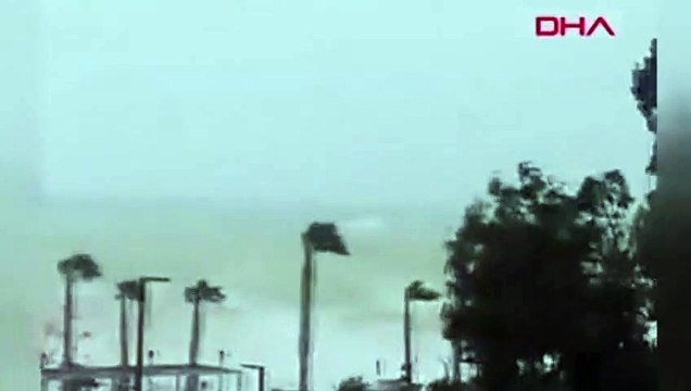 Antalya'da ilginç olay; balkonunda gördüğü balık fırtınanın etkisiyle mi, martıyla mı geldi?