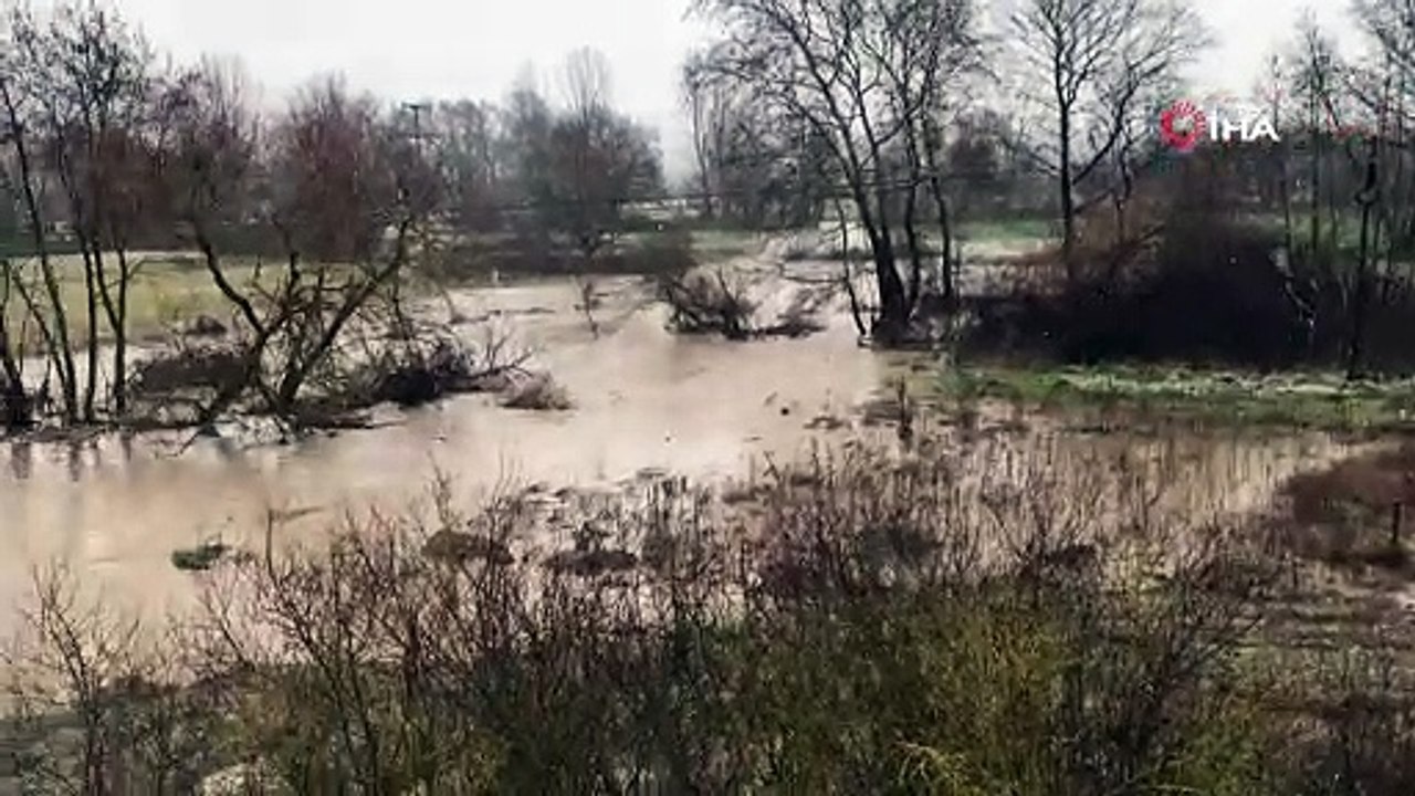 Kocabaş Çayı taştı tarlalar su altında kaldı