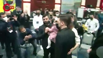 Fenerbahçe'nin Mesut Özil için düzenlediği imza töreni, gündeme damgasını vurdu